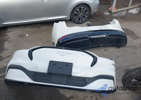 2022 Ford Mustang Mach-E Premium z USA, uszkodzony, nr VIN 3FMTK3SS9NMA05110